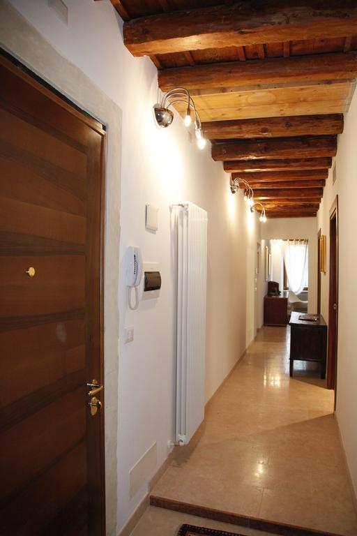 Centre 2 Bedroom Flat Верона Экстерьер фото
