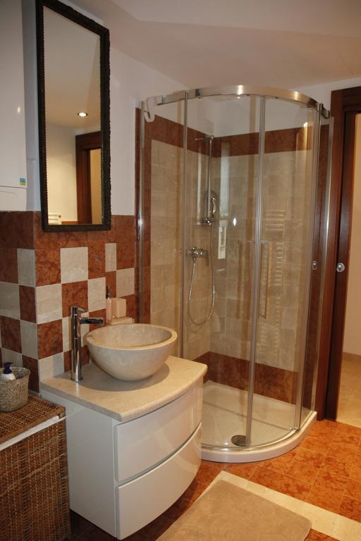 Centre 2 Bedroom Flat Верона Экстерьер фото
