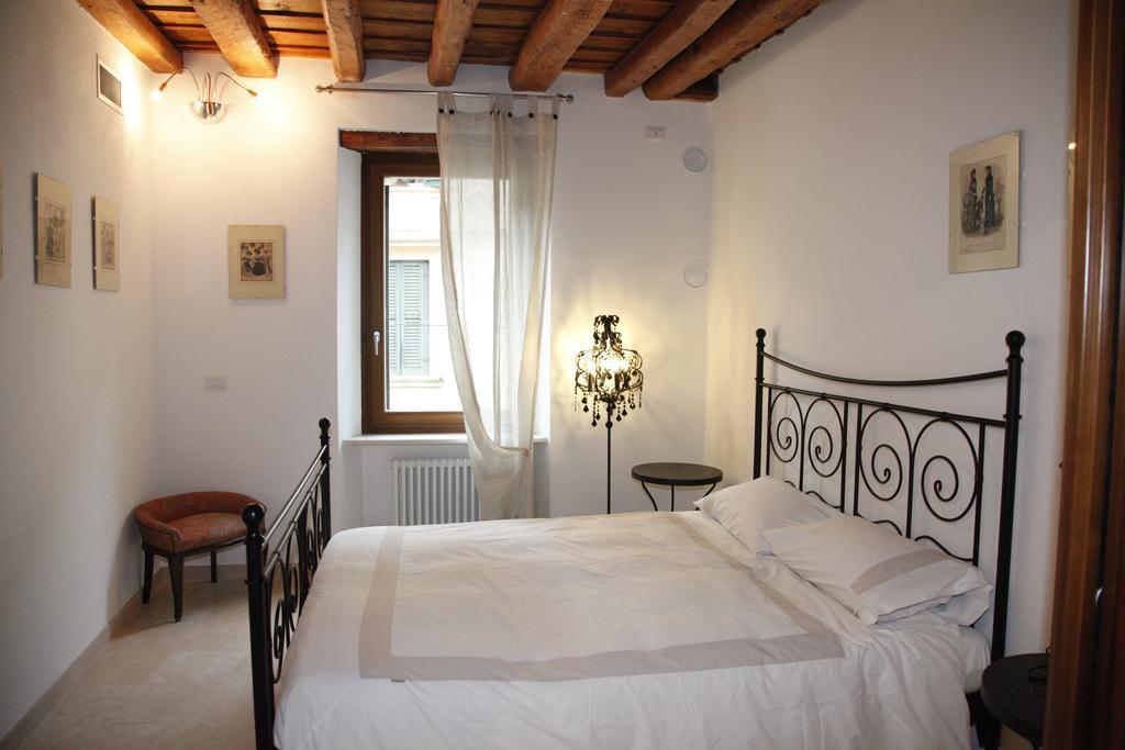 Centre 2 Bedroom Flat Верона Экстерьер фото